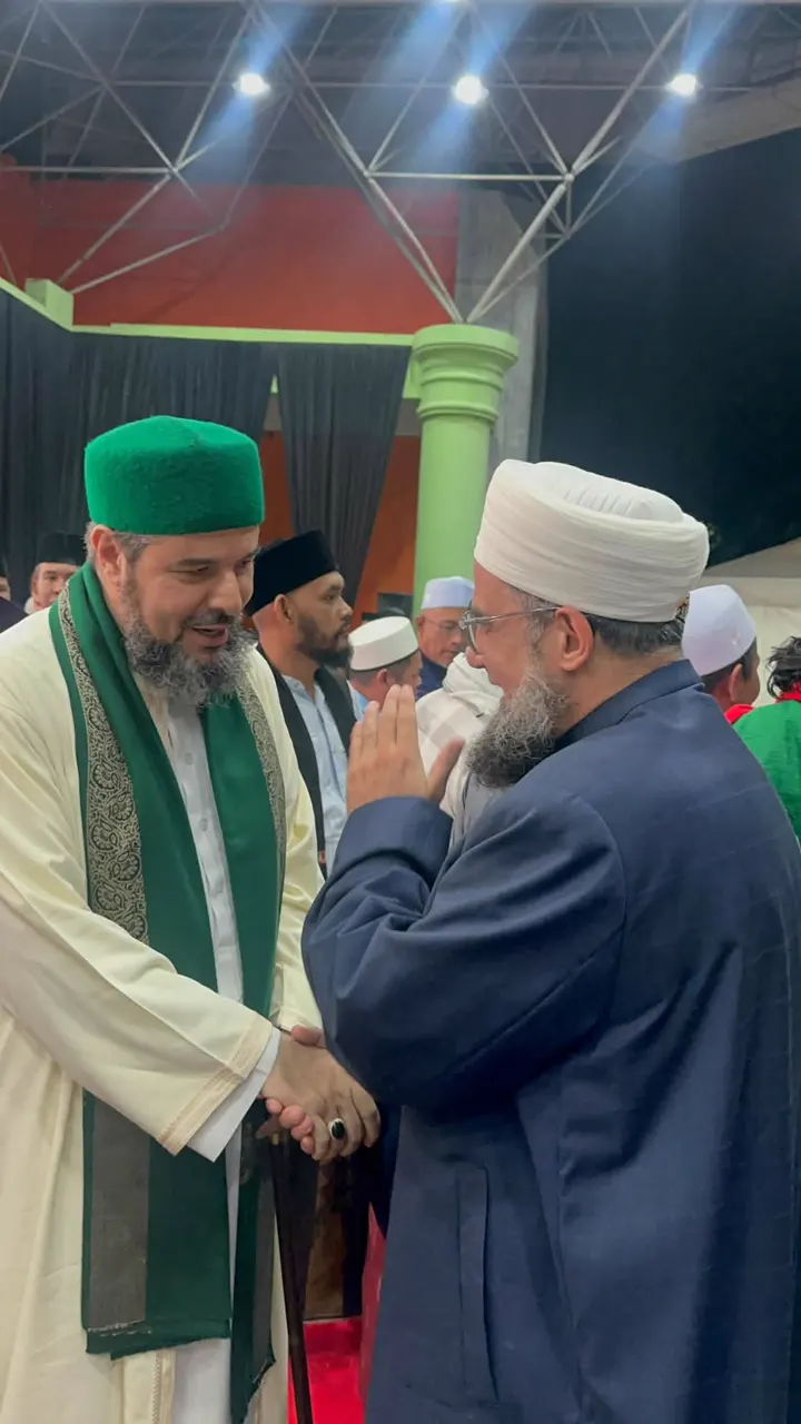 لقاء أخوي مع العلماء المشاركين
