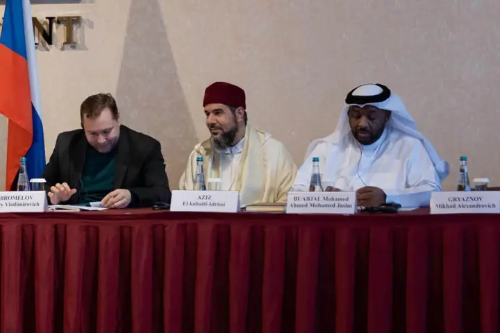 The Sheikh at the speakers' table