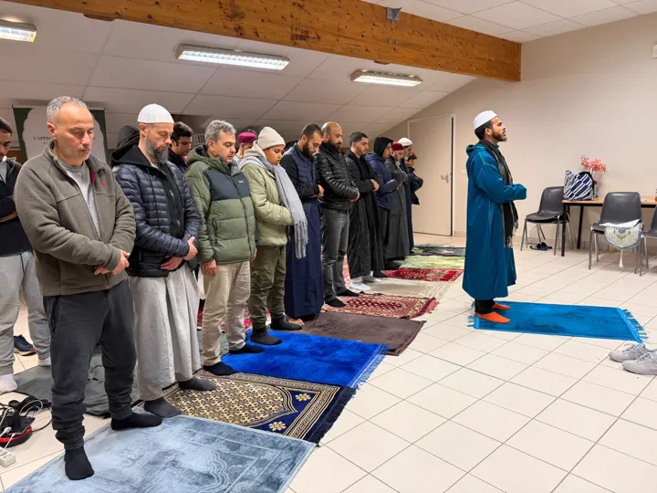 صلاة الجماعة